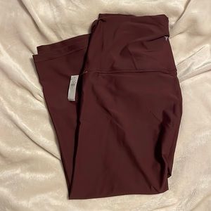 New with tags Old Navy Active Powersoft crop leggings size XL